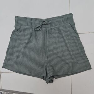 NWOT Jantzen Shorts with Textured Design‎